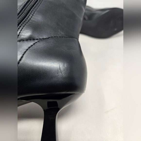 Abound Erinn Women's Sz 6M Black Faux Leather Sleek & Sexy Bootie Pointed Toe - Picture 9 of 10